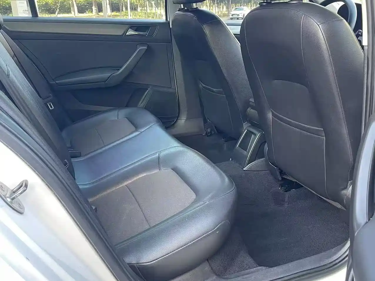 Volkswagen Santana 2013 1.6L Manual Comfort Edition фото 4