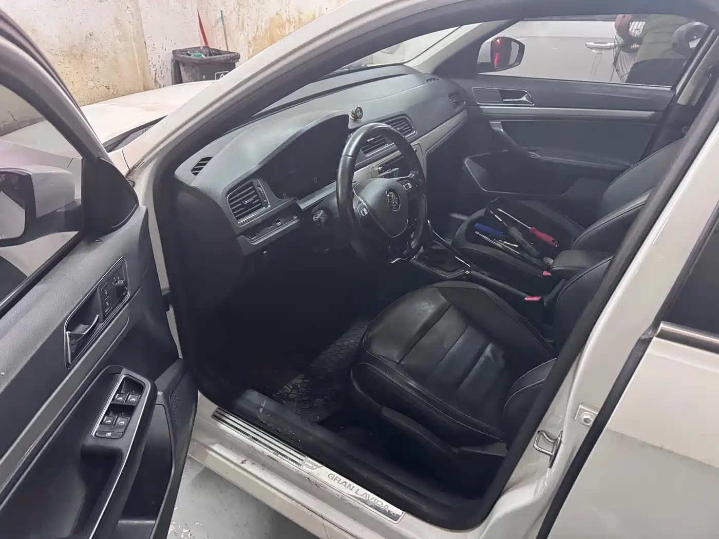 Volkswagen Lavida Tour 2017 2017 1.6L Automatic Comfort Edition