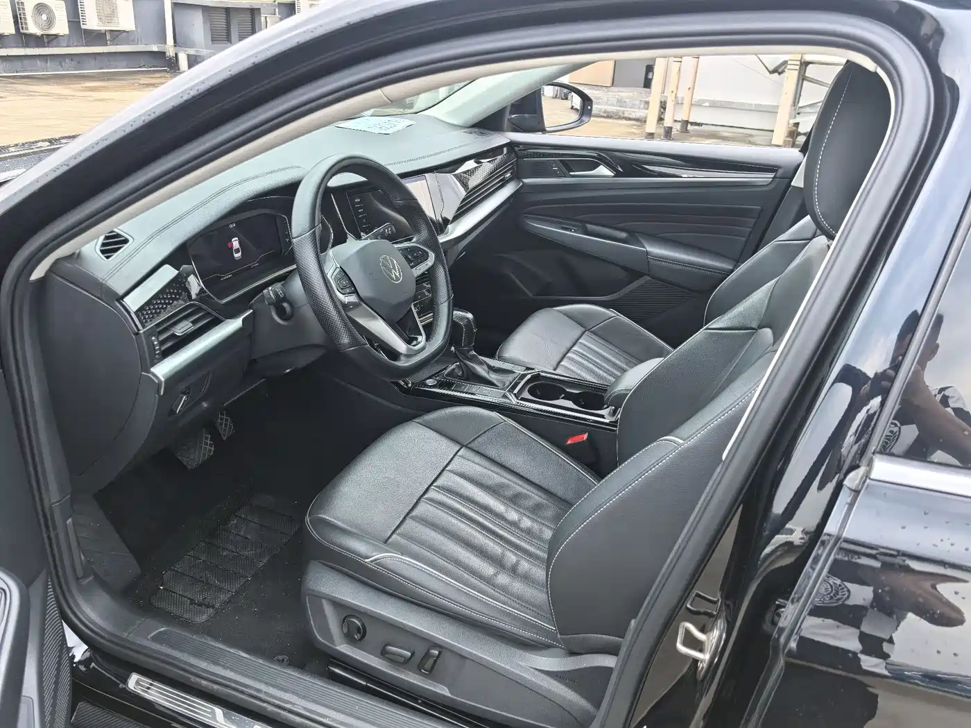 Volkswagen Passat 2022 330TSI Starlight Elite Edition фото 7