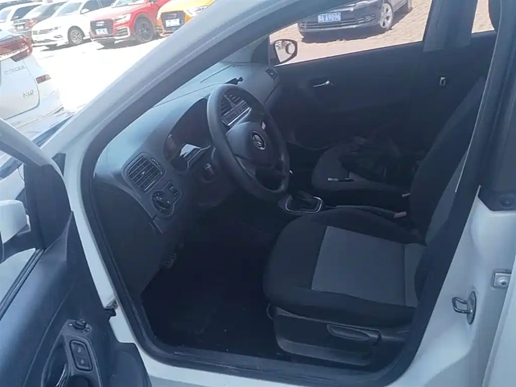 Volkswagen Polo 2018 1.5L Auto Safe Drive фото 22
