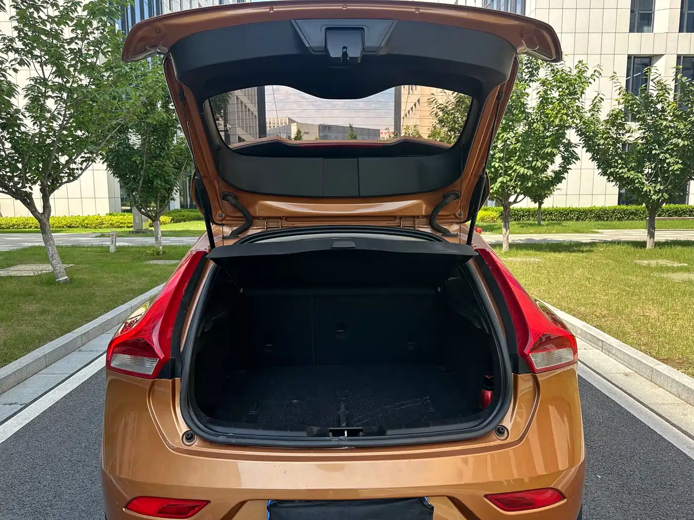 Фото 25 - Volvo V40