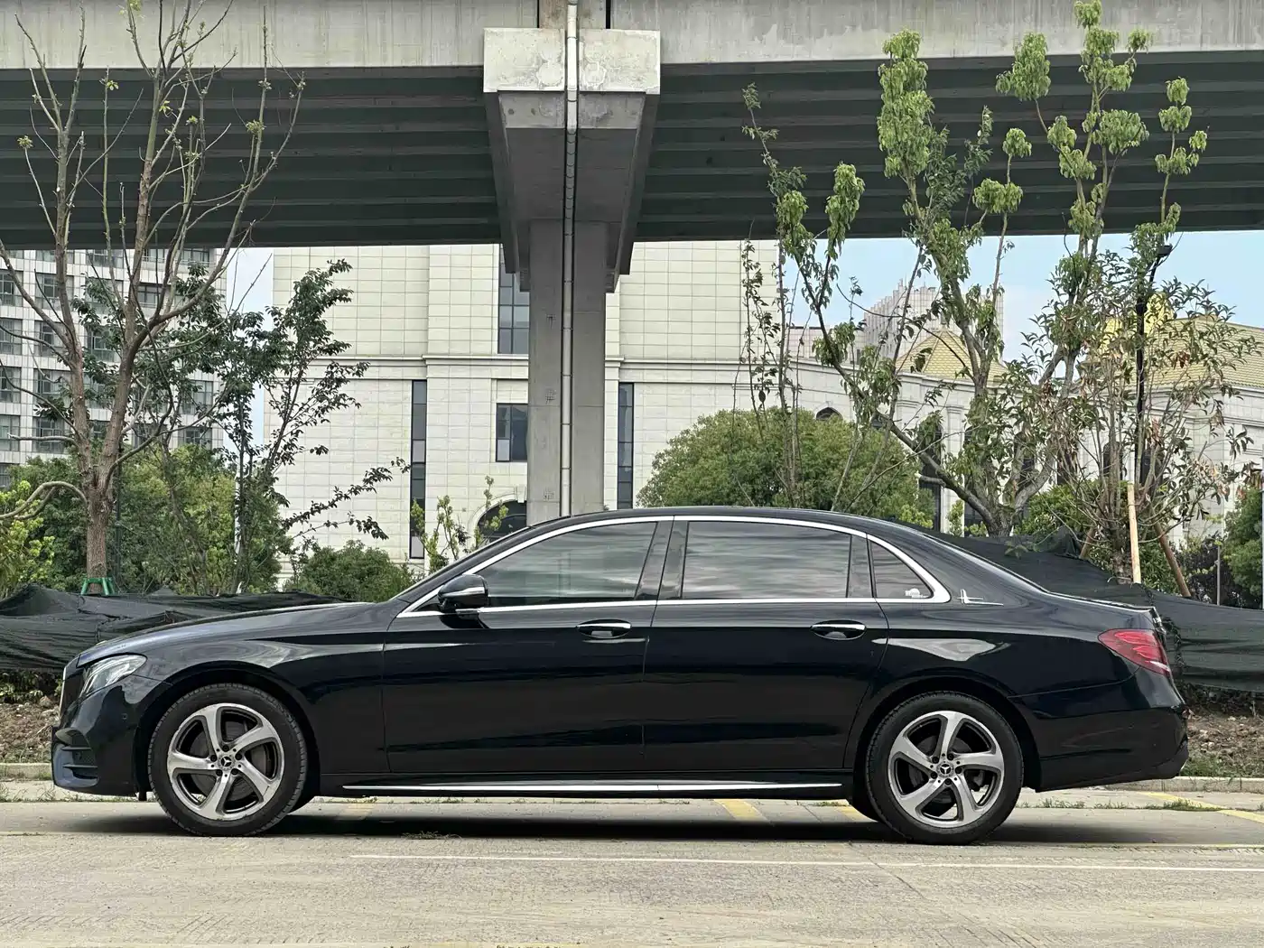 Mercedes-Benz E-Class 2016 E 300 L Sport Luxury фото 12
