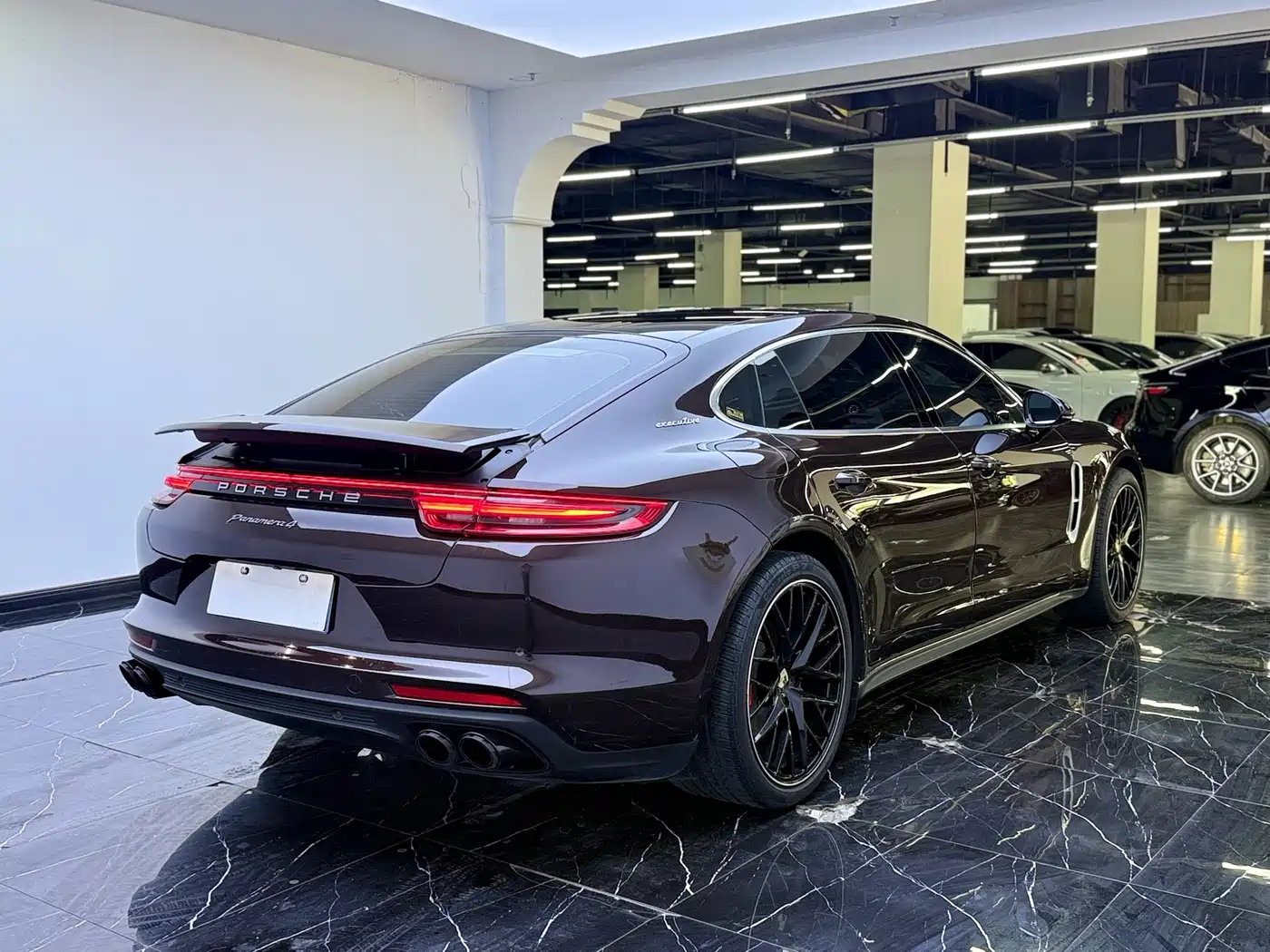 Porsche Panamera 2017 Panamera 4 Executive Long Wheelbase 3.0T фото 22
