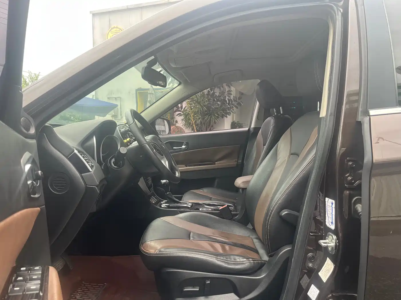 GAC Trumpchi Trumpchi GS5 Super 2015 2015 1.8T Automatic 2WD Luxury Navigation Edition