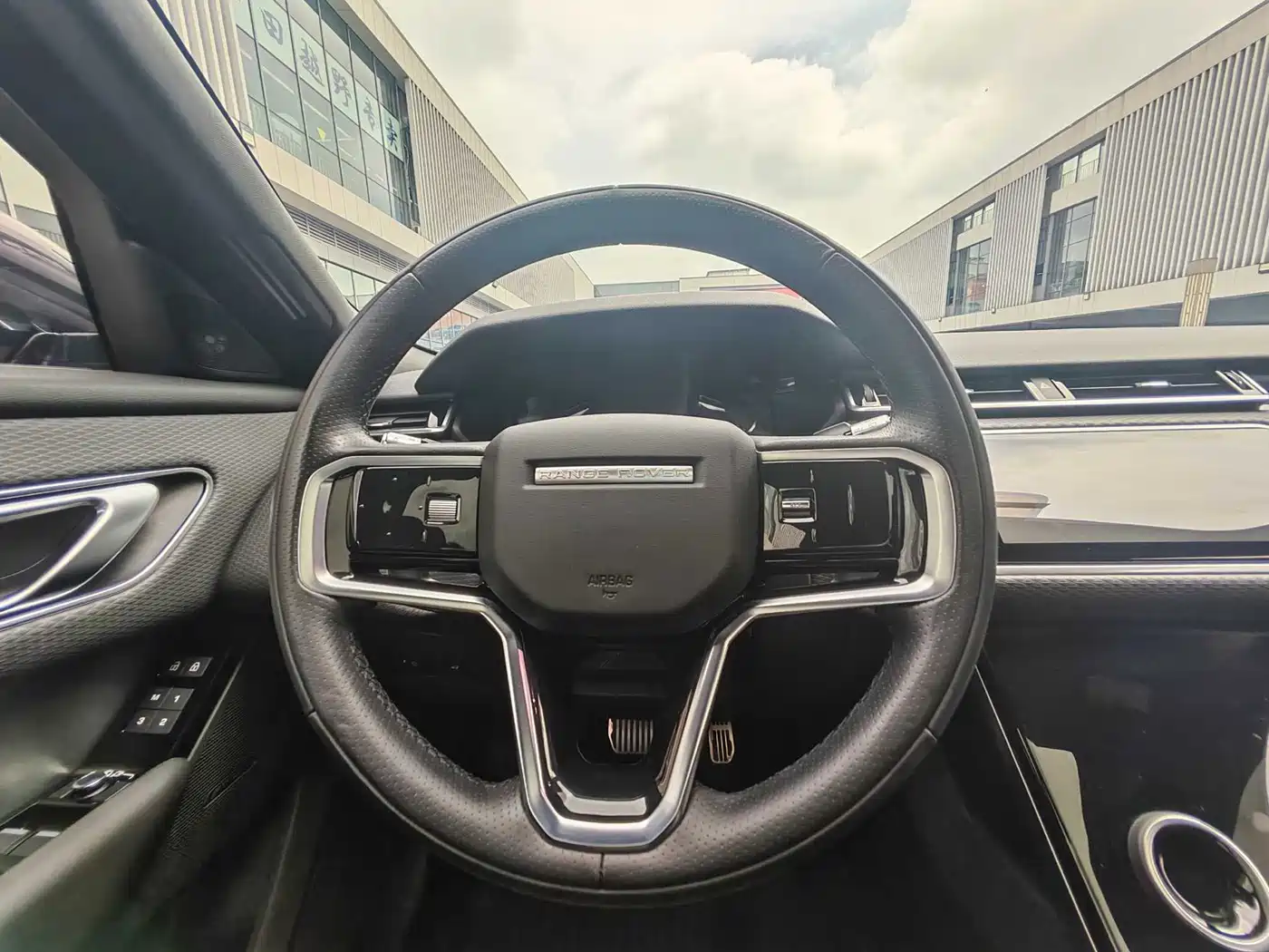 Land Rover Range Rover Velar 2021 P250 Gloss Black Collector's Edition фото 16