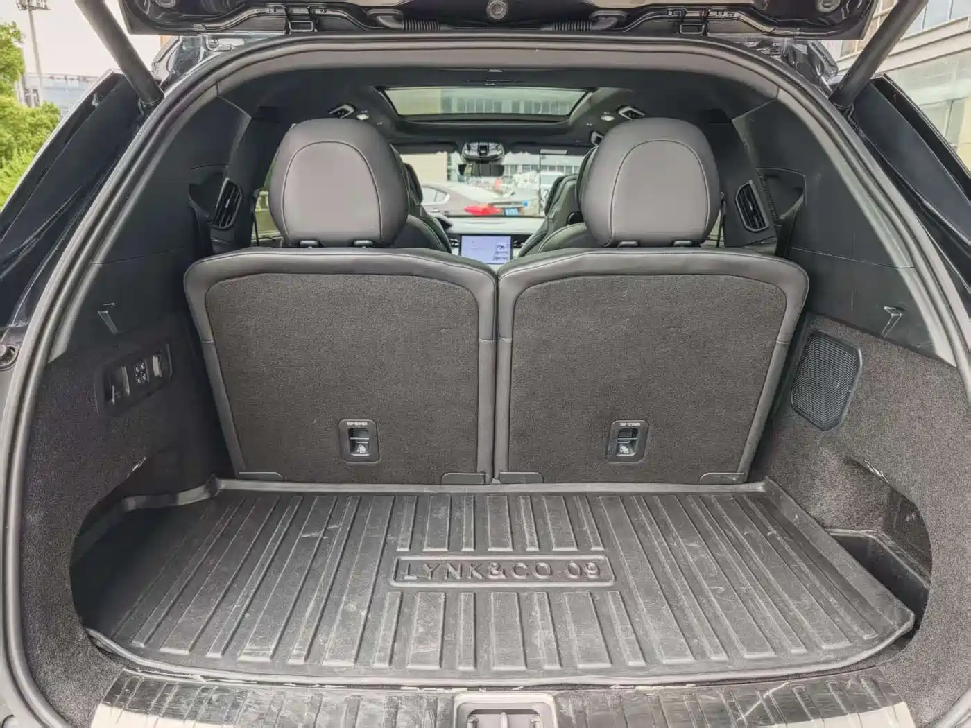 Lynk & Co 09 EM-P 2021 2.0T PHEV Ultra 6-seater фото 9