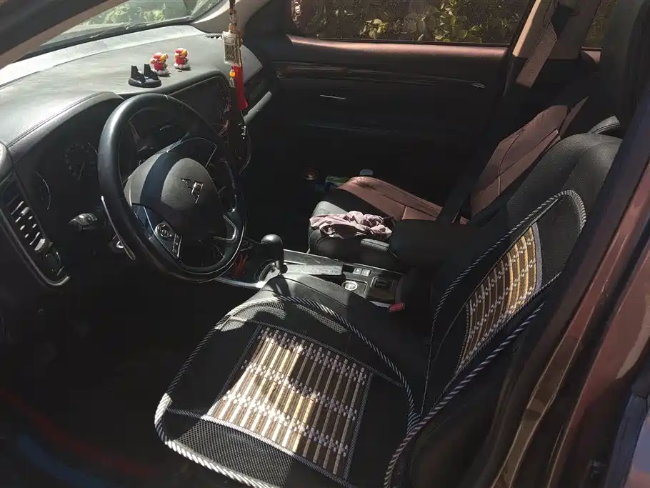 Mitsubishi Outlander 2018 2.4L 4WD Elite Edition 5-seater фото 9