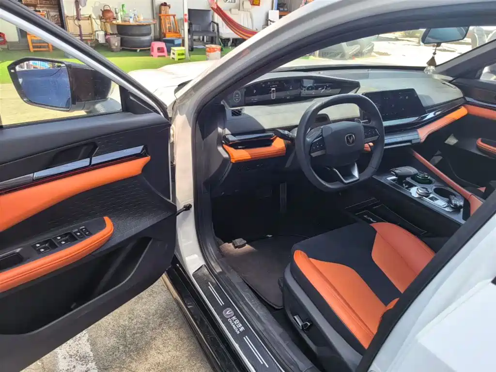 CHANGAN UNI-V