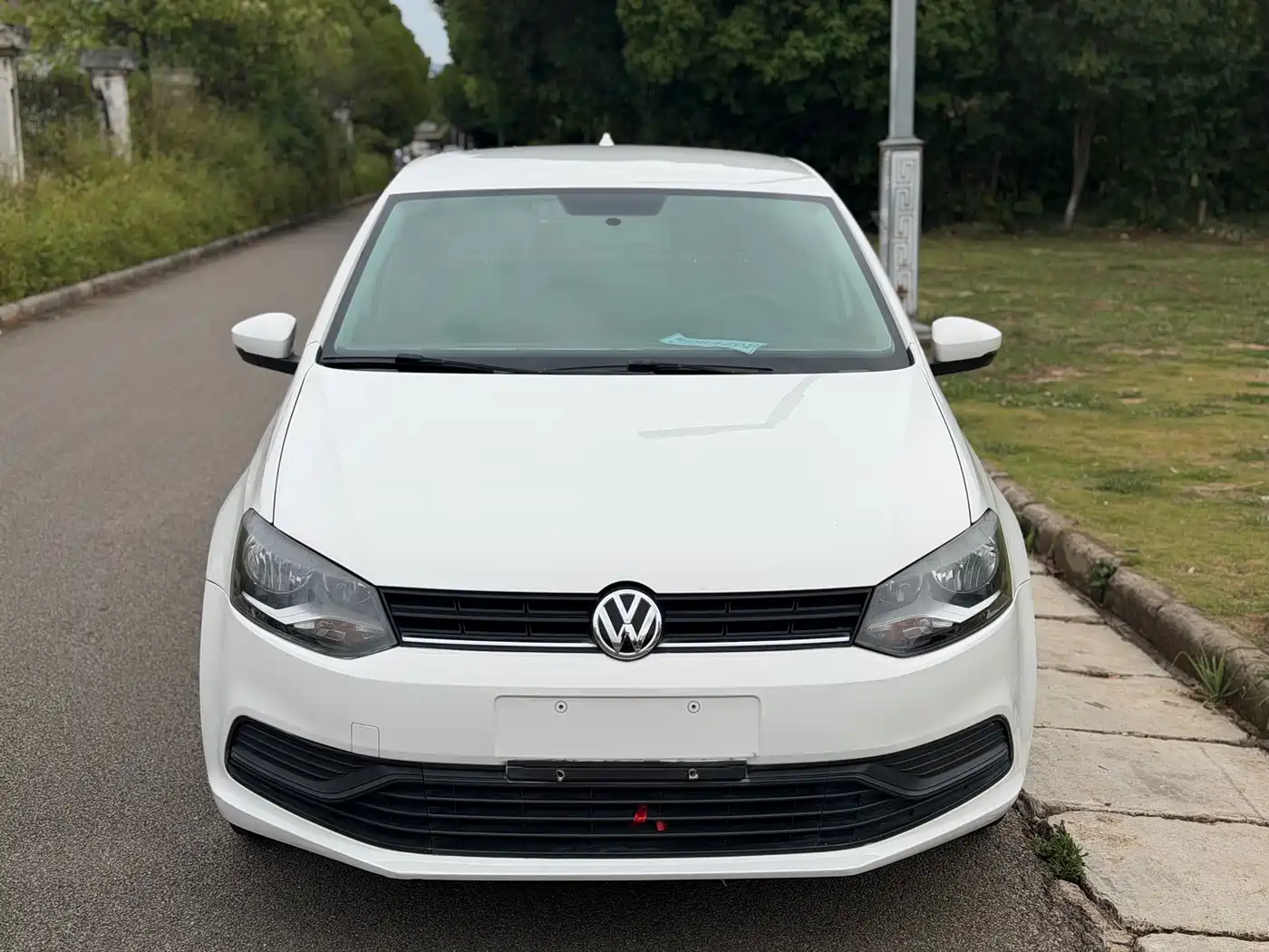 Volkswagen Polo 2016 1.4L Automatic Trend фото 2