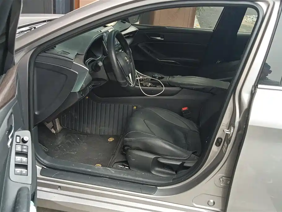 Toyota Avalon 2022 2.0L Progressive Edition фото 9