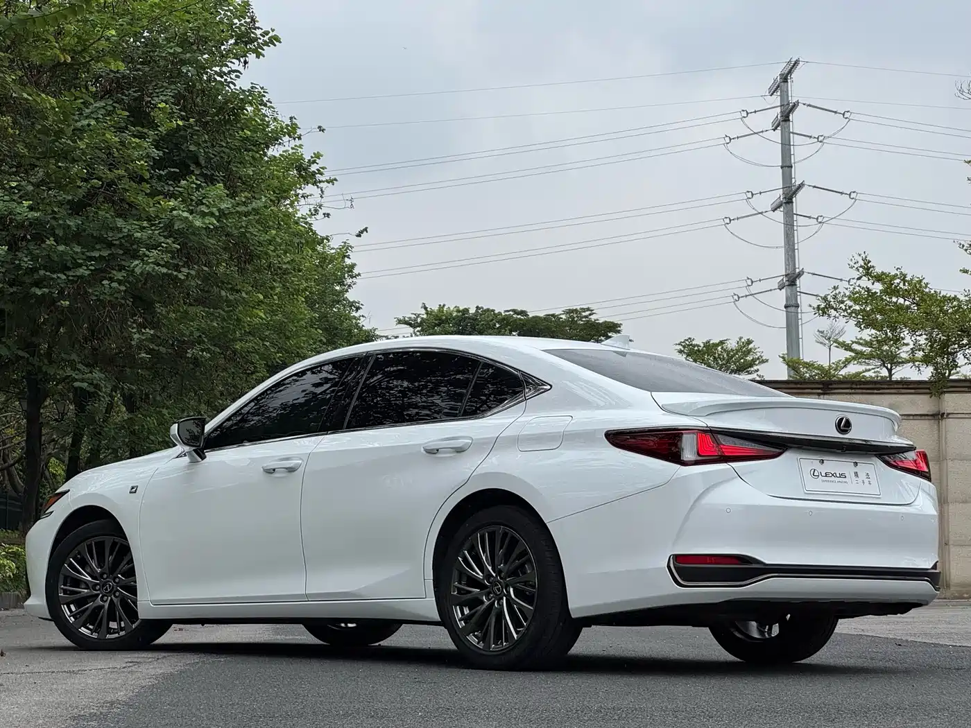 Фото 4 - Lexus ES