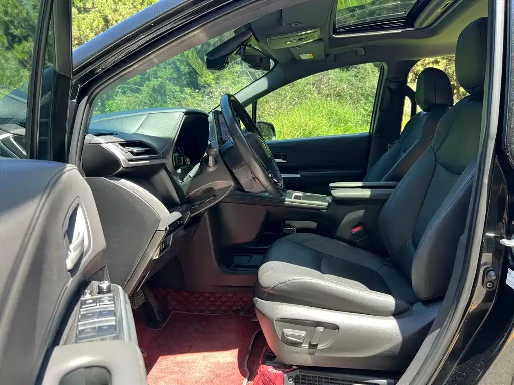 Toyota Sienna 2021 2.5L Hybrid Premium Edition фото 12