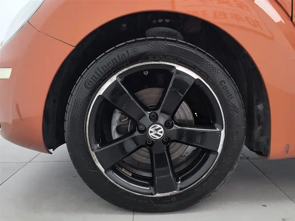 Volkswagen Beetle 2010 1.8T BlackOrange Luxury Edition фото 17