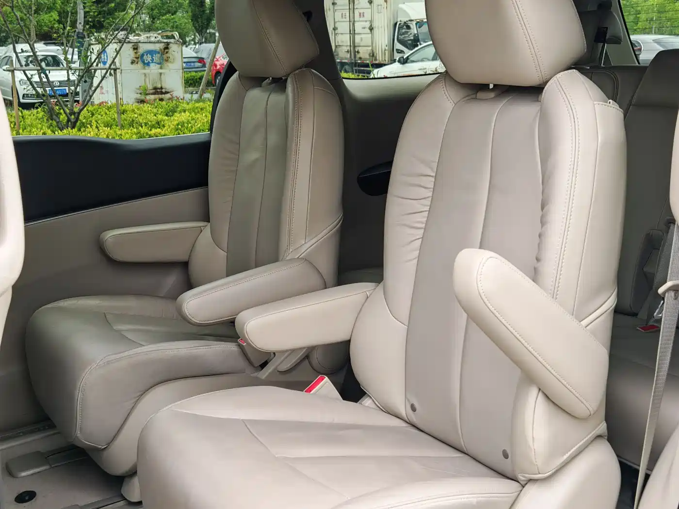 Buick GL8 2017 25S Premium Model China V фото 9