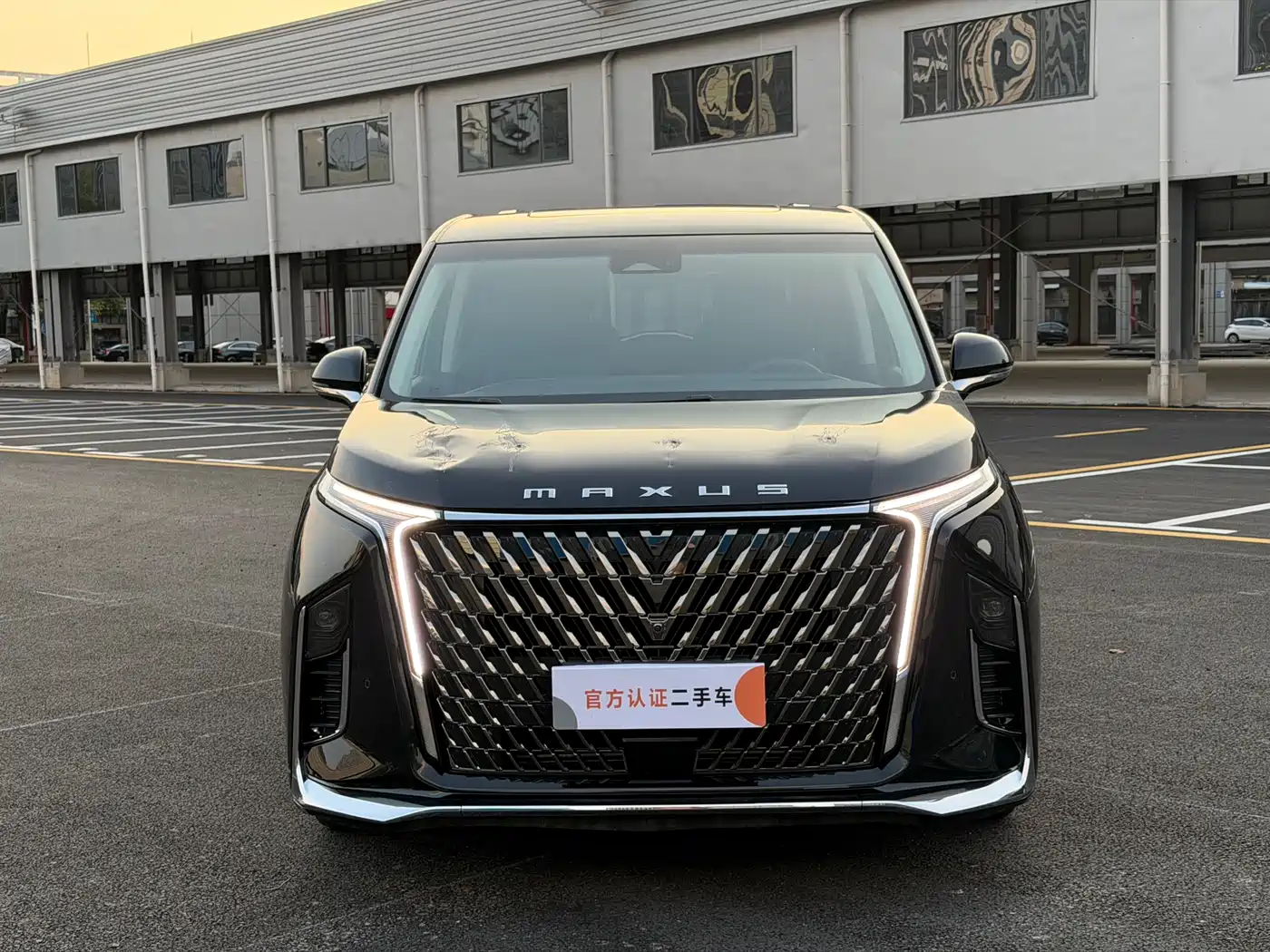 SAIC Maxus Maxus G90 2024 2.0T Galaxy 7-Seater фото 2