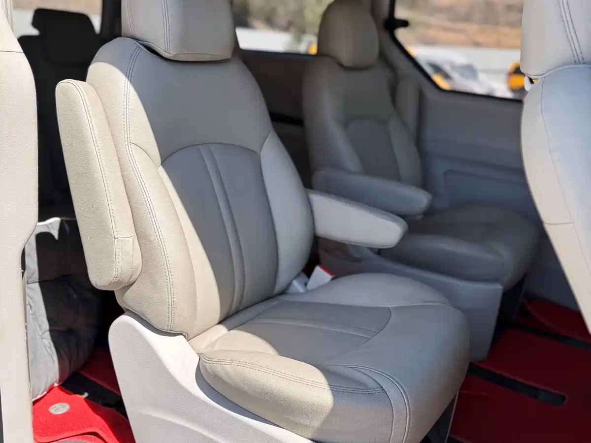 SAIC Maxus Maxus G10 2015 2015 2.0T Automatic Commemorative Edition