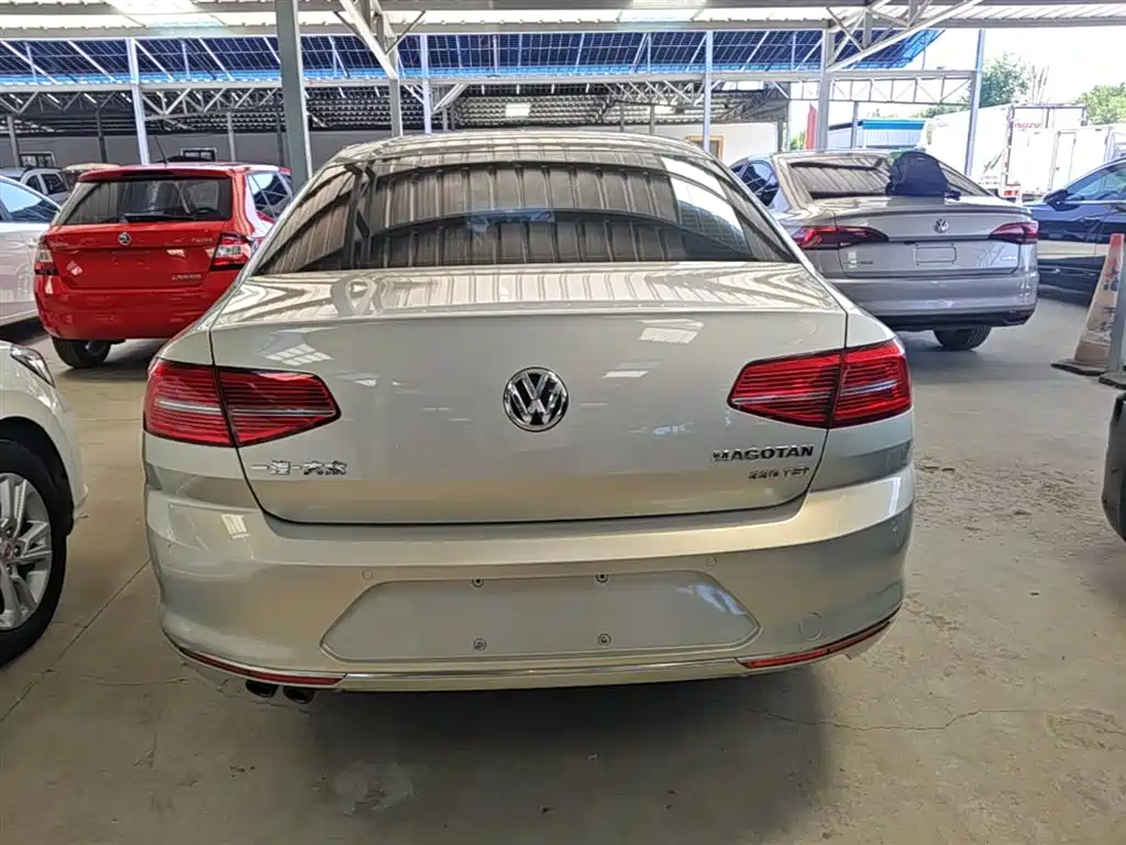 Volkswagen Magotan 2017 330TSI DSG Leading фото 6