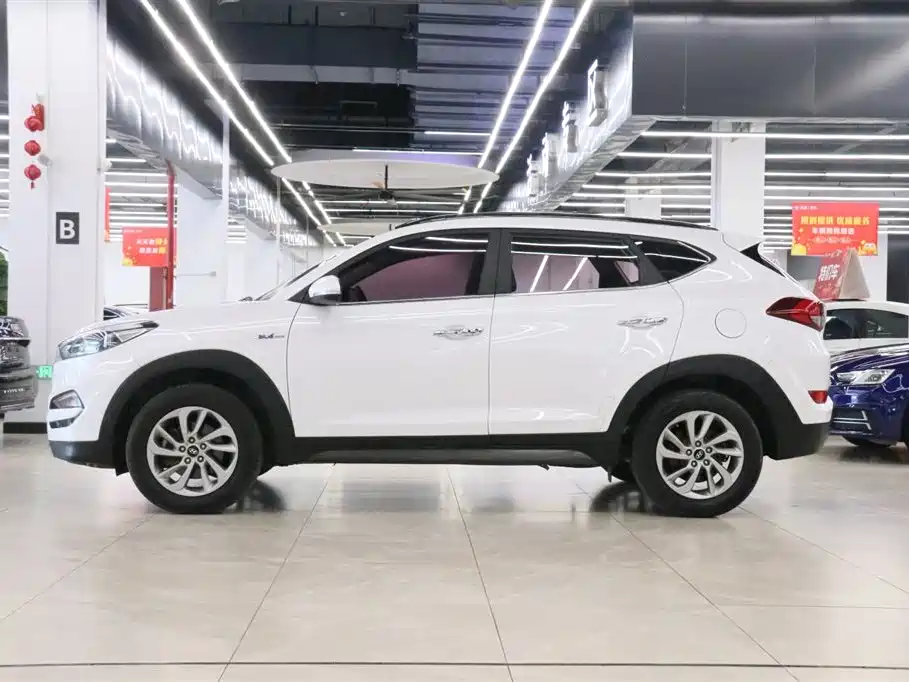 Hyundai Tucson 2015 1.6T Dual Clutch 2WD Smart фото 3