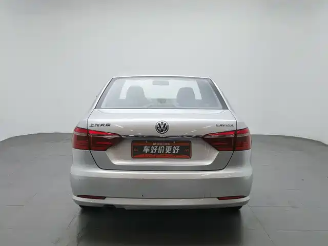 Volkswagen Lavida 2013 Facelift Classic 1.6L Automatic Comfort — фото 4