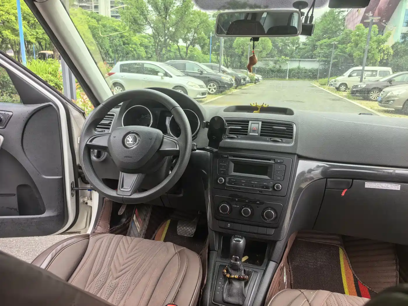 Škoda Yeti 2017 TSI280 DSG Advance фото 11