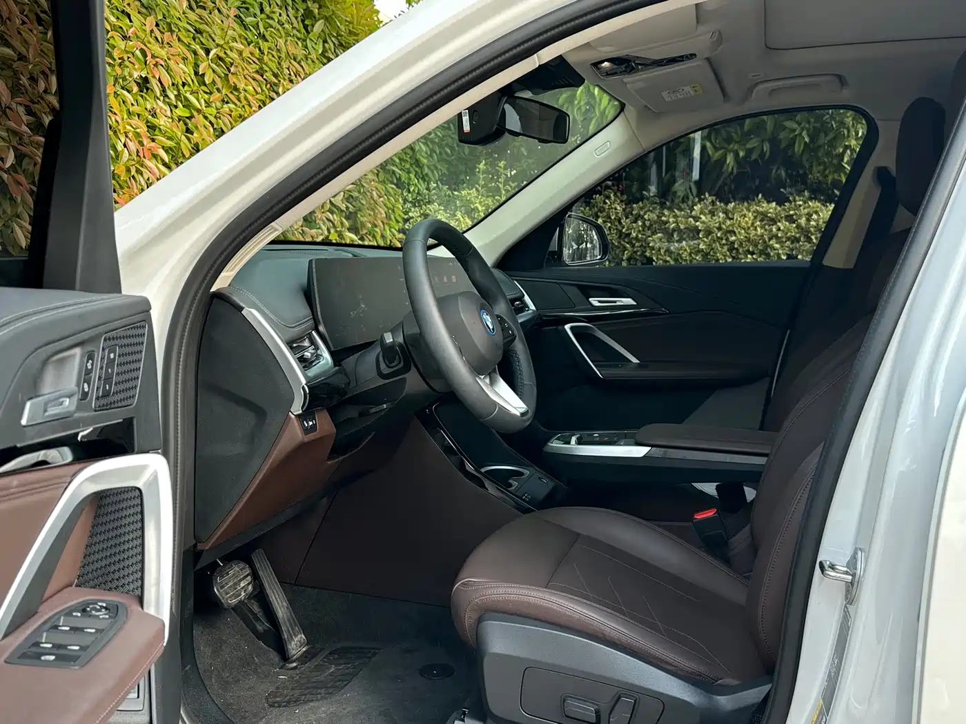 BMW iX1 2023 eDrive25L X Design Package фото 8