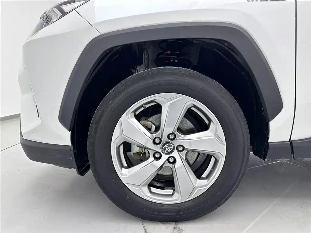 Toyota RAV4 Rongfang 2022 Hybrid 2.5L E-CVT 2WD Elite Edition фото 30