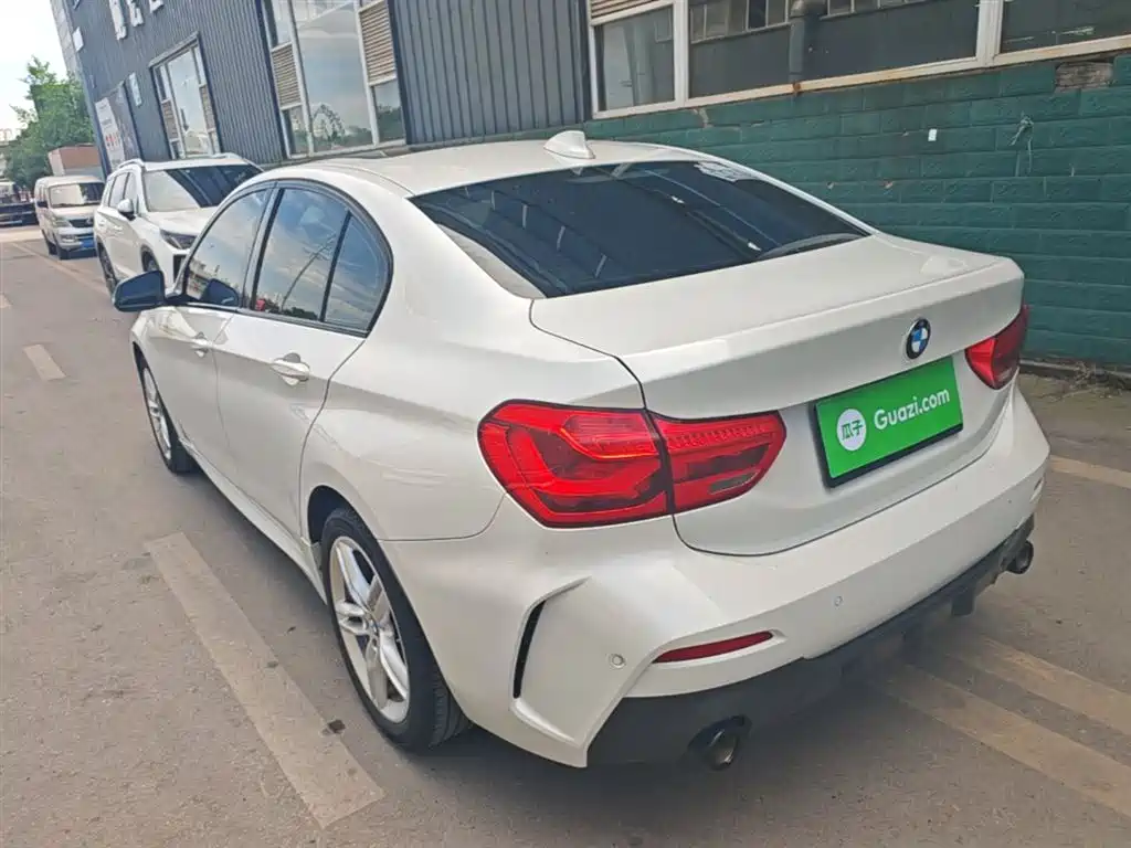 BMW 1-SERIES