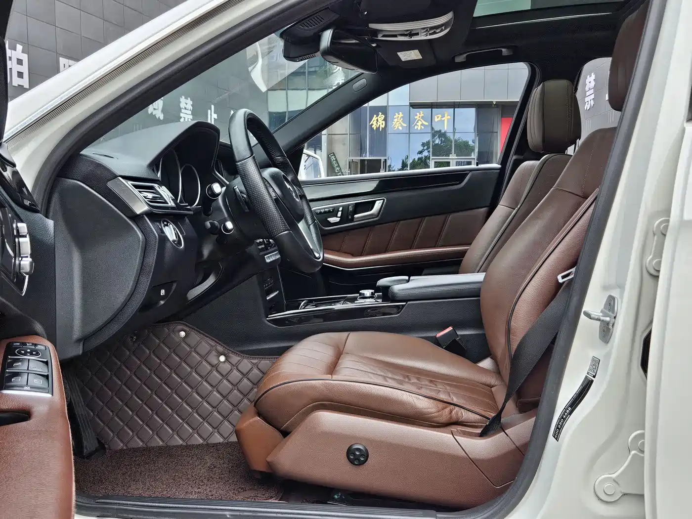 Mercedes-Benz E-Class 2015 E 260 L Sport Luxury фото 6