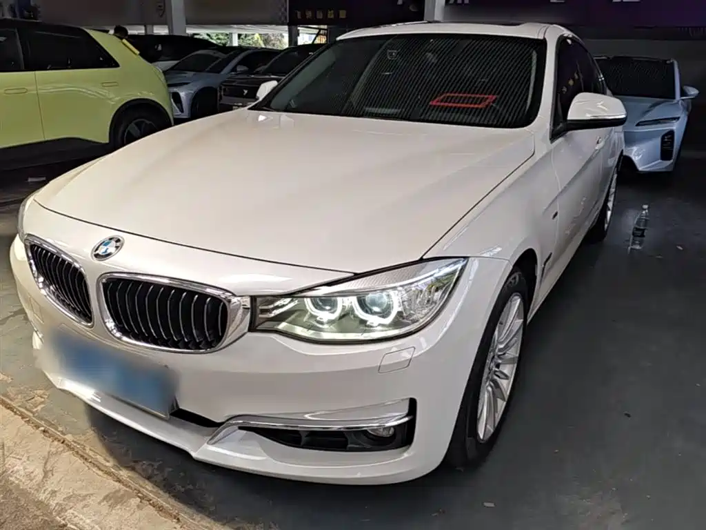 BMW 3 Series GT 2014 320i Design Package