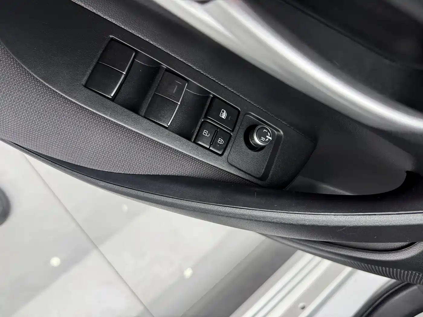 Toyota Corolla 2021 1.2T S-CVT Elite PLUS Edition фото 8