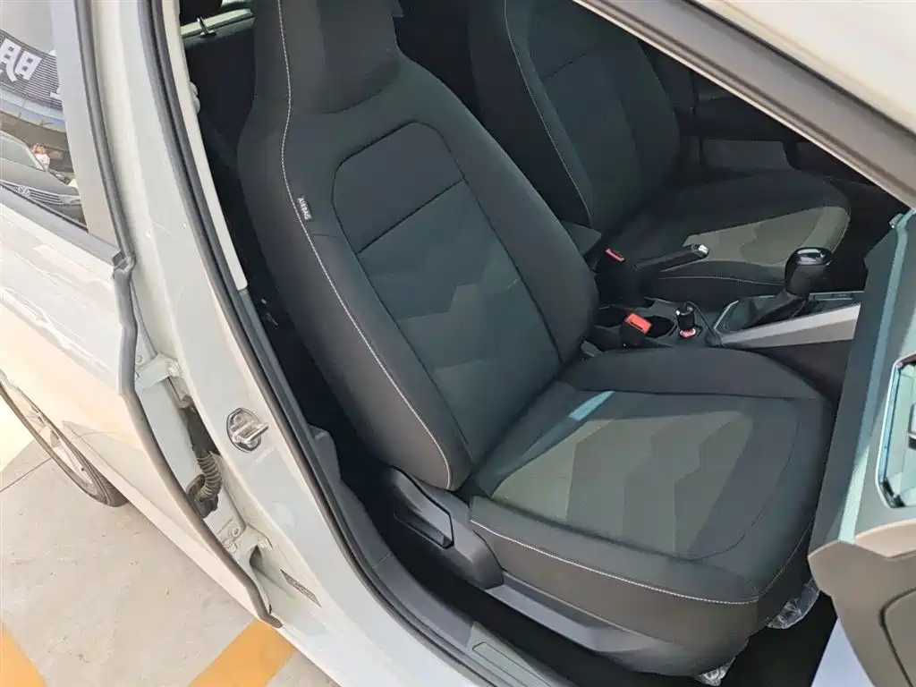 Volkswagen Polo 2021 Plus 1.5L Automatic Panorama Enjoyment Edition фото 20