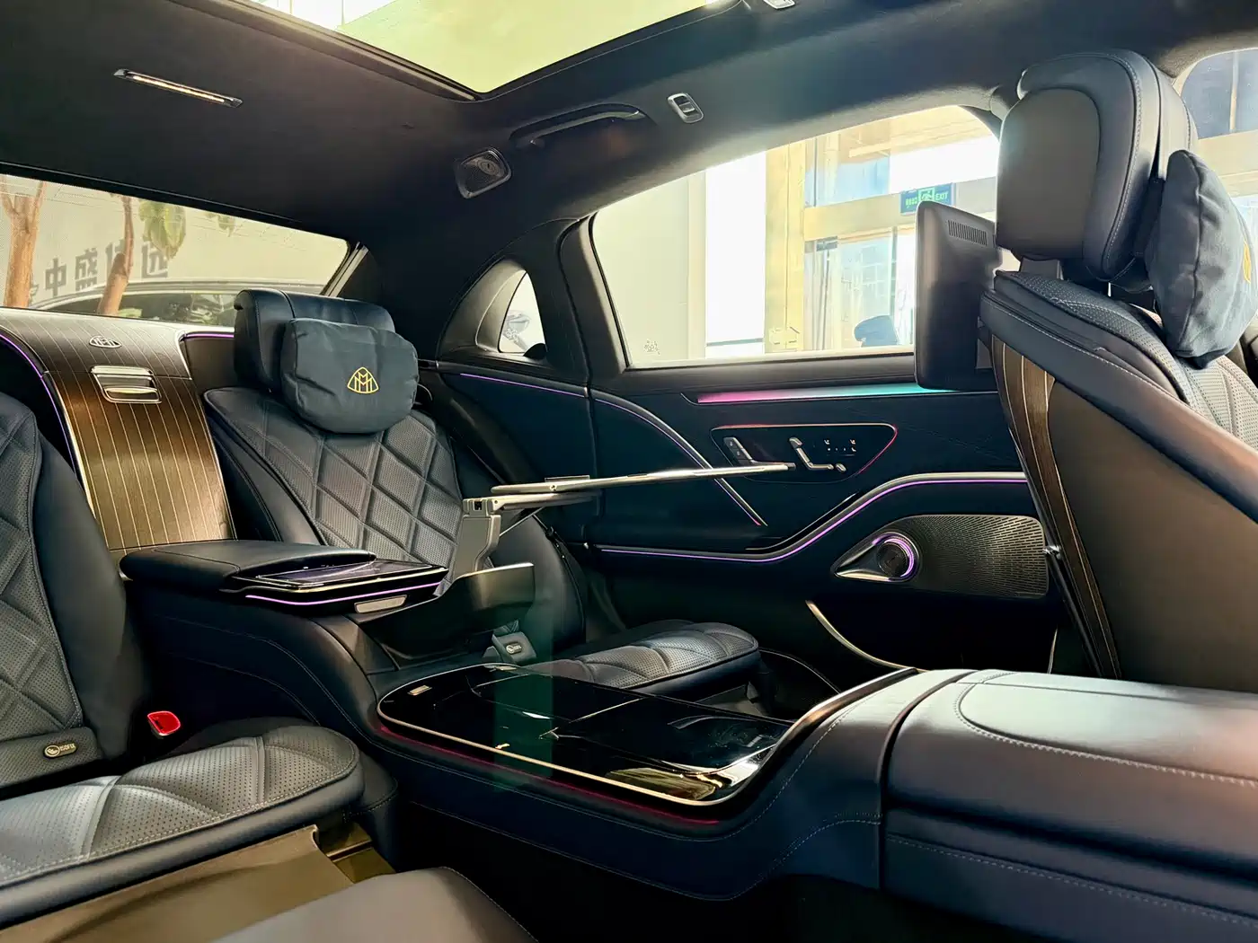 Mercedes-Benz Maybach S-Class 2022 S 680 4MATIC Craftsmanship Limited Launch Edition фото 42