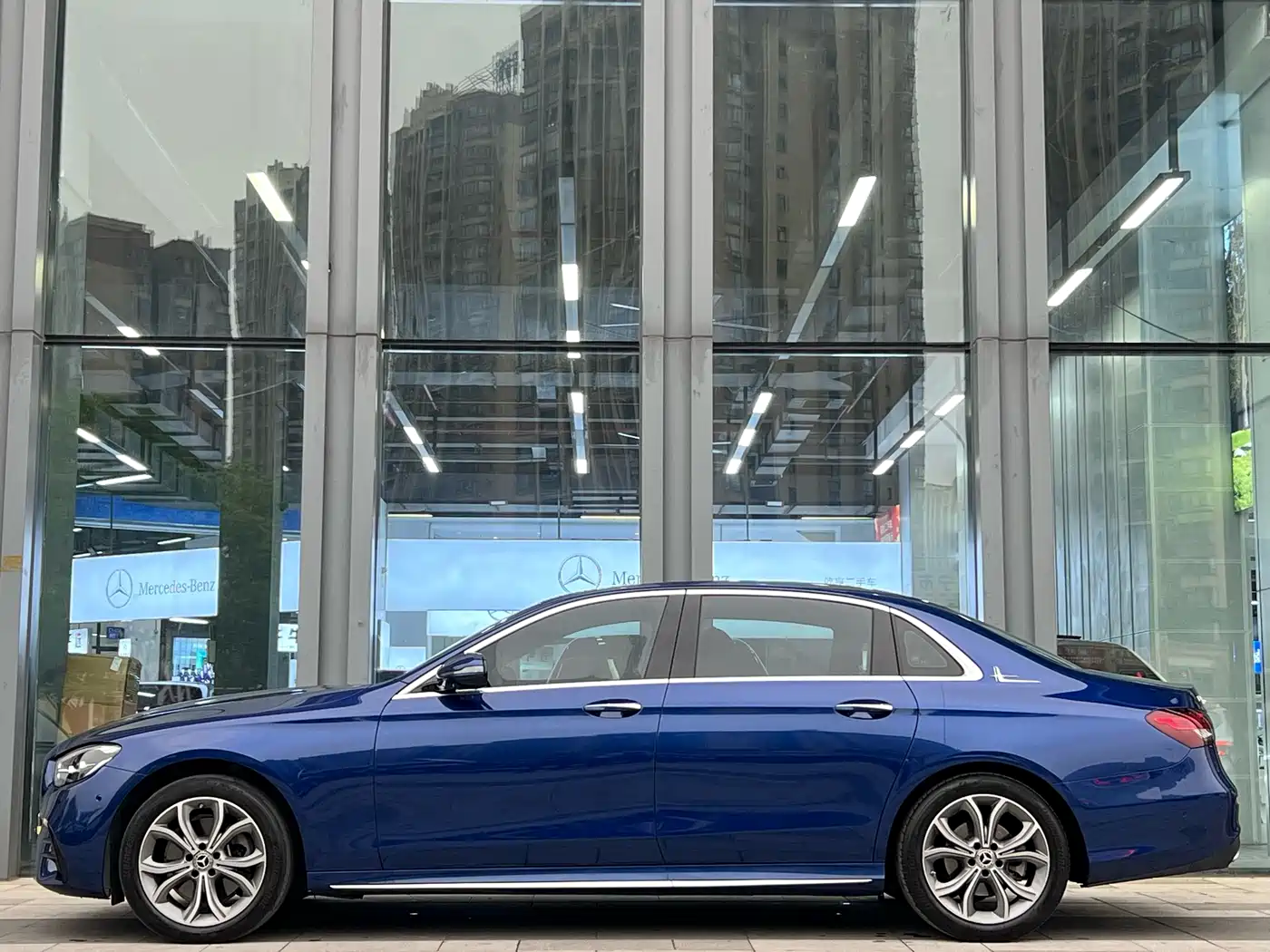 Mercedes-Benz E-Class 2023 E 300 L Sport Luxury фото 2