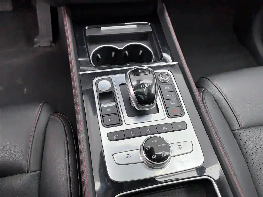 BYD Tang New Energy 2018 DM 2.0T AWD Smart Connection Enjoy Edition 7-Seater China V фото 13