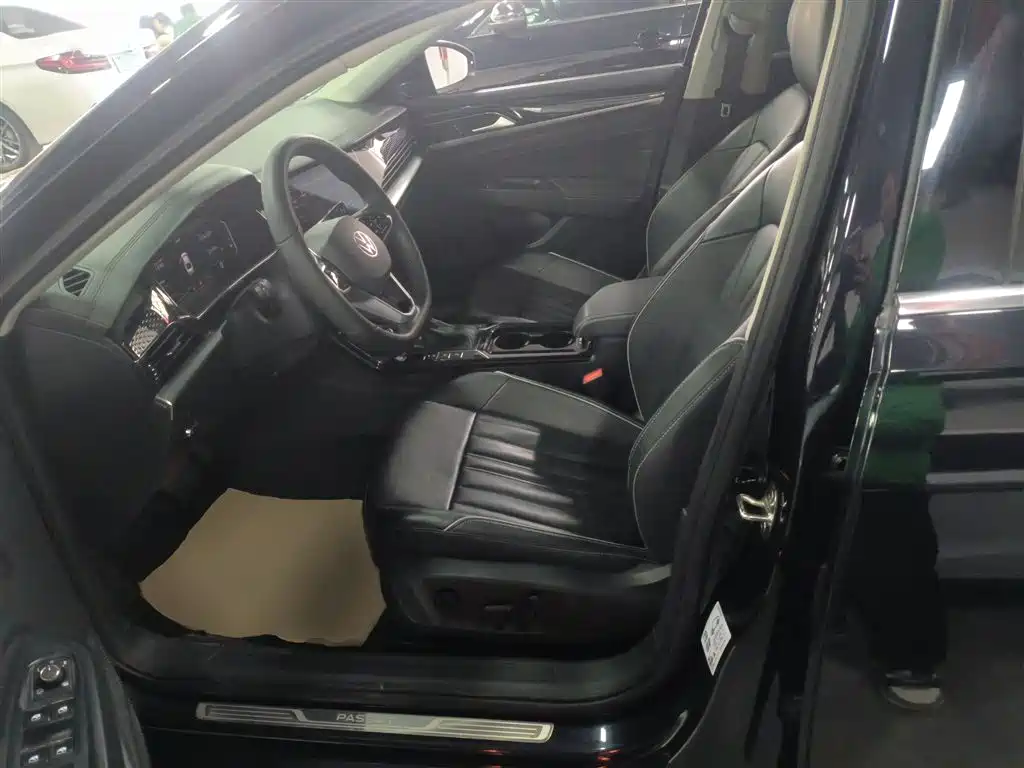 Volkswagen Passat 2023 330TSI Starlight Elite Edition фото 15