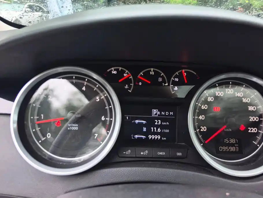 Peugeot 508 2013 2013 2.3L Roland Garros Edition
