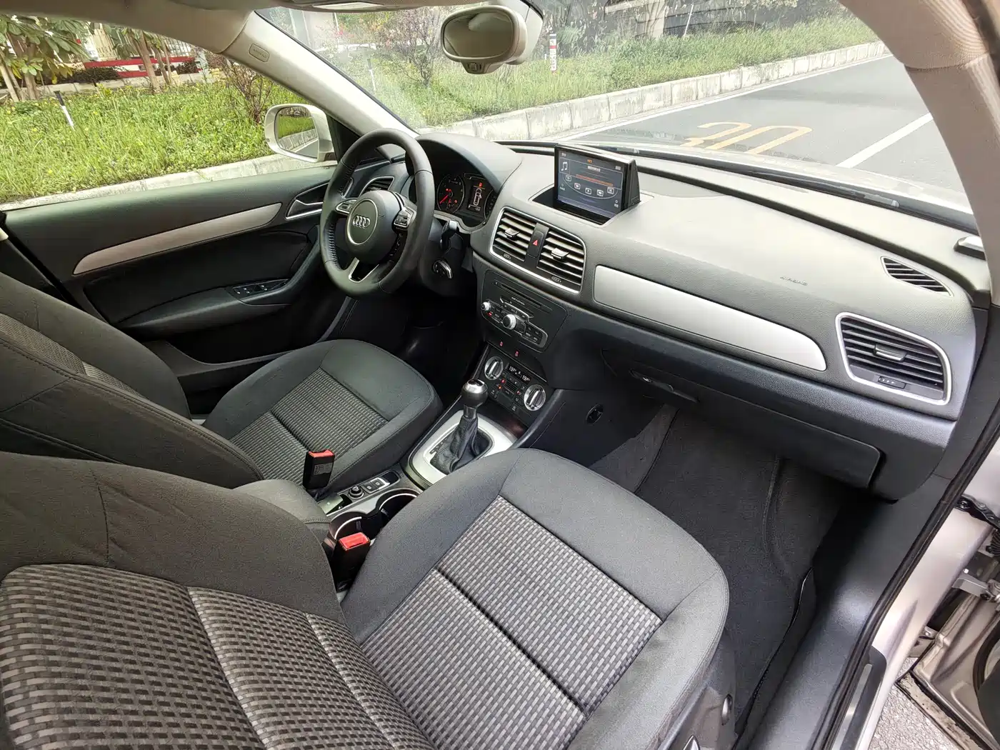 Audi Q3 2015 30 TFSI Progressive фото 12