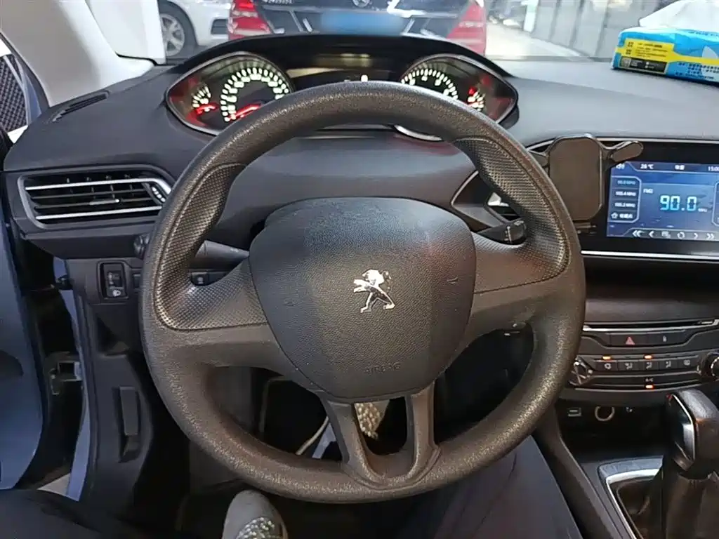 Peugeot 308S 2015 1.2T Auto Elegance Edition фото 11
