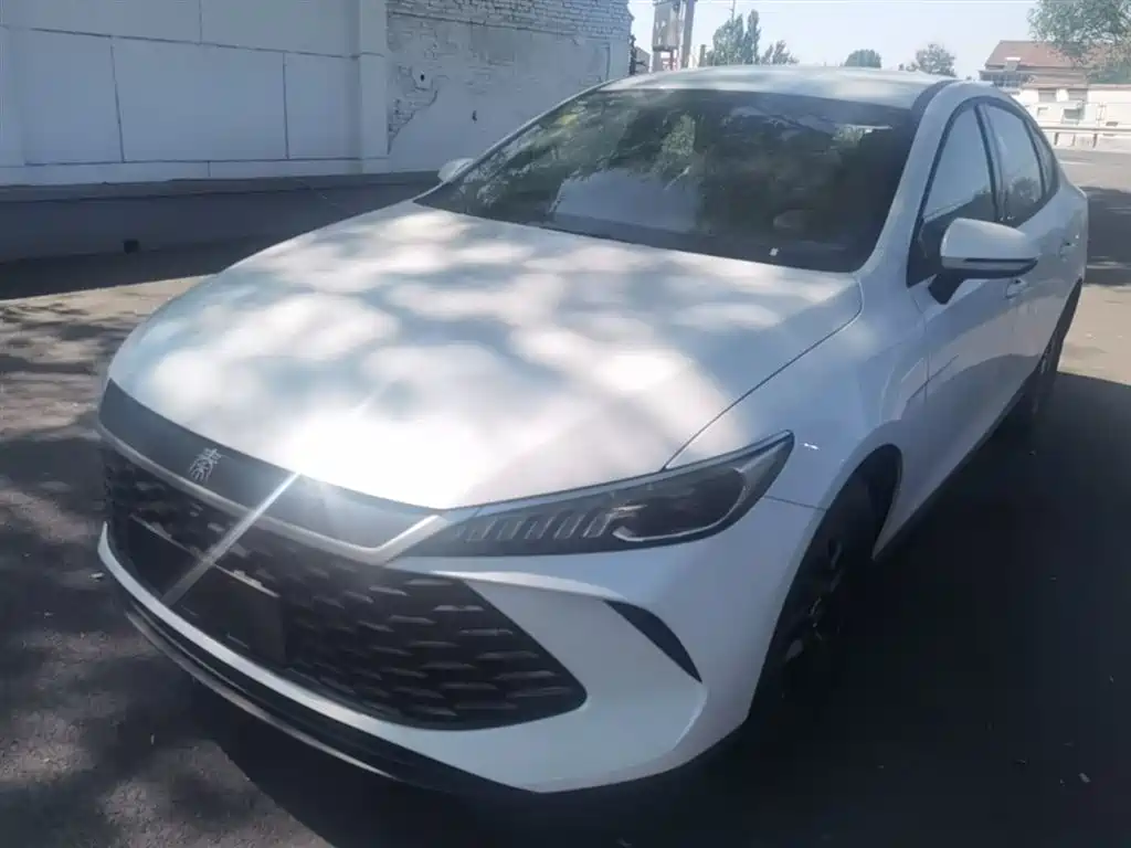 BYD Qin PLUS 2026 DM-i Smart Edition 128KM Progressive фото 2