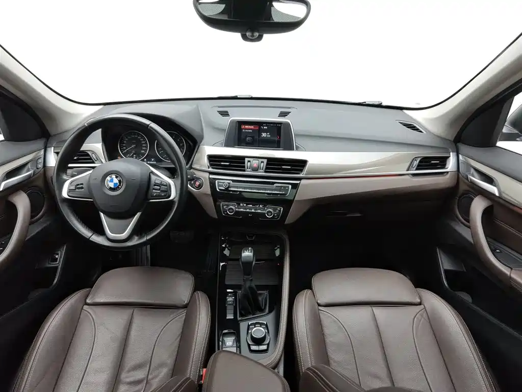 BMW X1 2018 sDrive18Li Premium Model фото 5