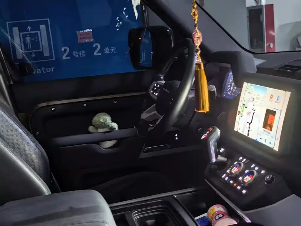 Land Rover Defender 2020 Model 110 P400 HSE фото 5
