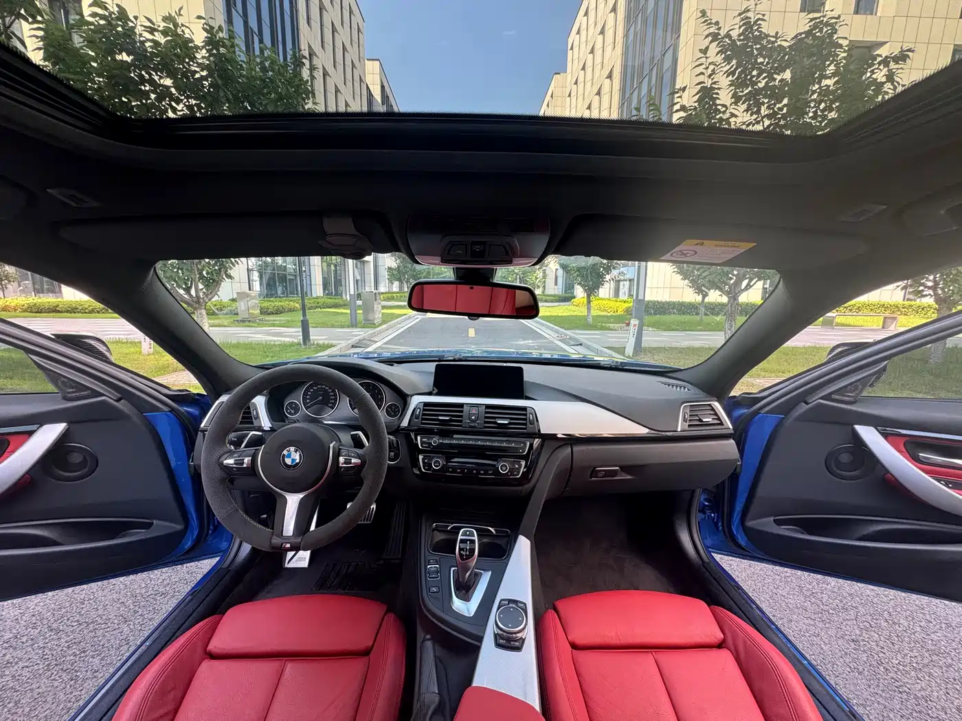 BMW 3 Series 2017 330i M Sport фото 14