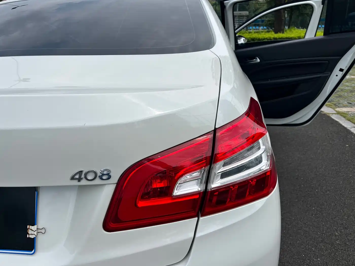 Peugeot 408 2016 1.6T Automatic Luxury Edition фото 19