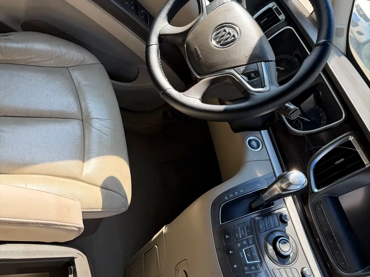 Buick GL8 2013 3.0L XT Luxury Business Flagship Edition фото 5