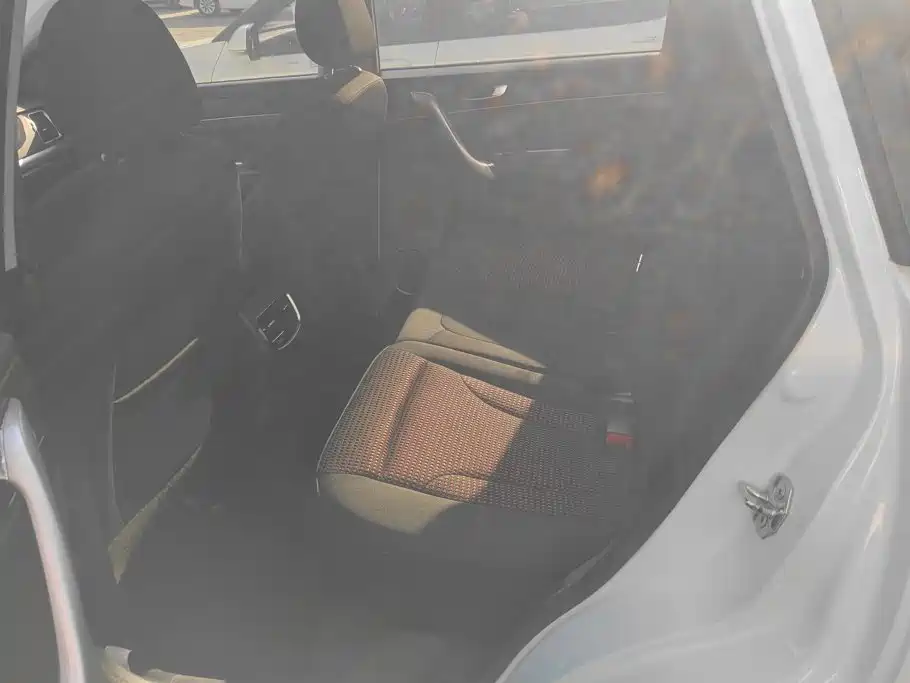 Photo 11 - Haval M6
