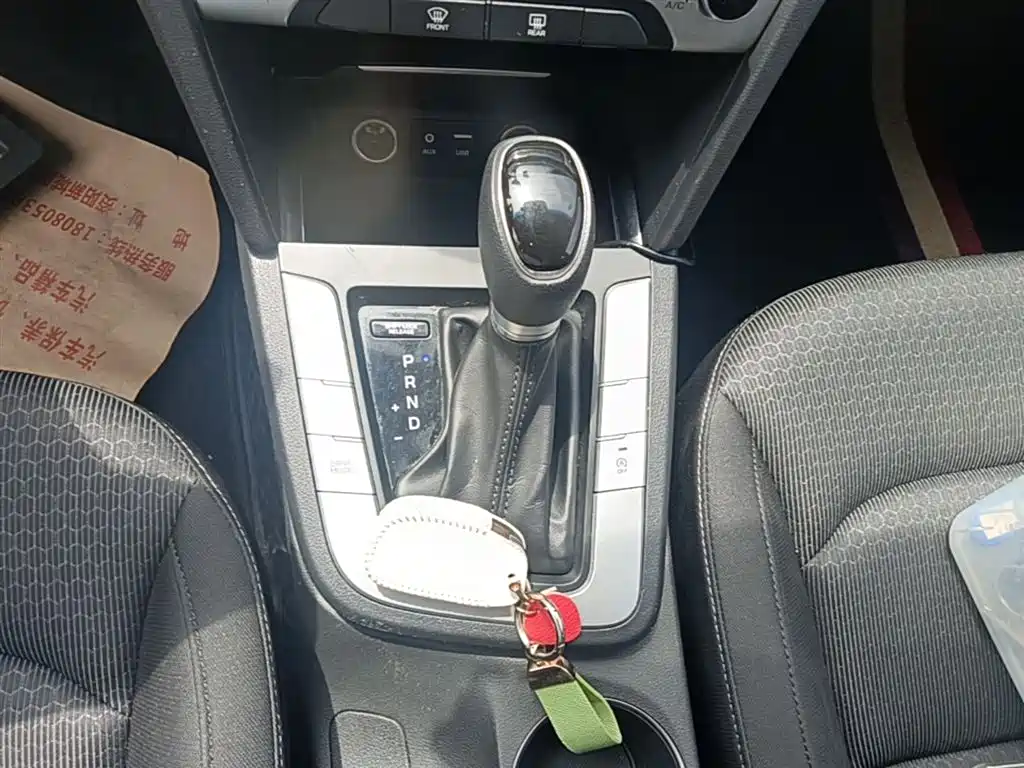 Hyundai Elantra 2016 Model 1.6L Automatic Smart Elite фото 14