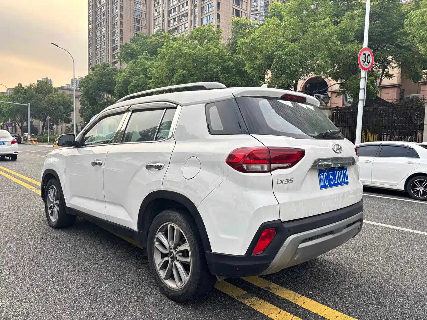 Hyundai Beijing Hyundai ix35 2018 2.0L Automatic 2WD Zhiyong·Enjoyment Edition фото 10