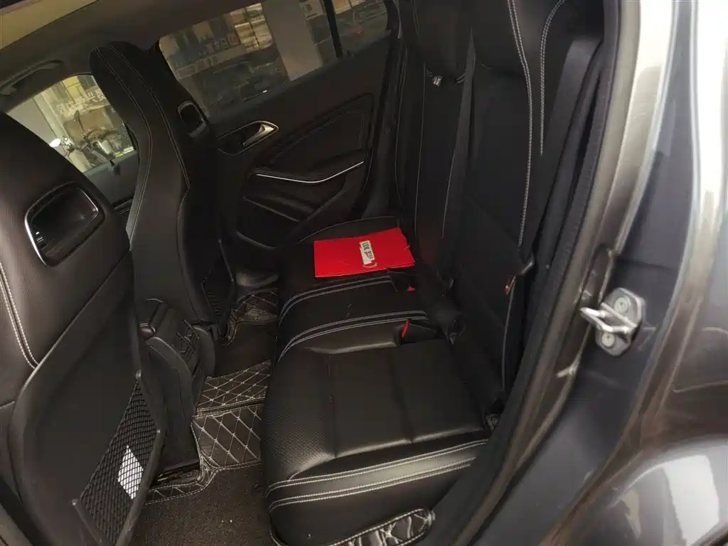Mercedes-Benz GLA 2019 GLA 200 Dynamic фото 17