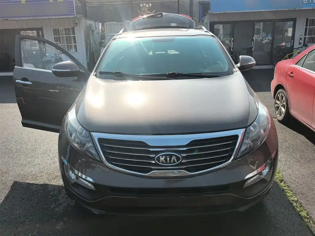 Kia Sportage 2014 2.0L Automatic 2WD GLS фото 3