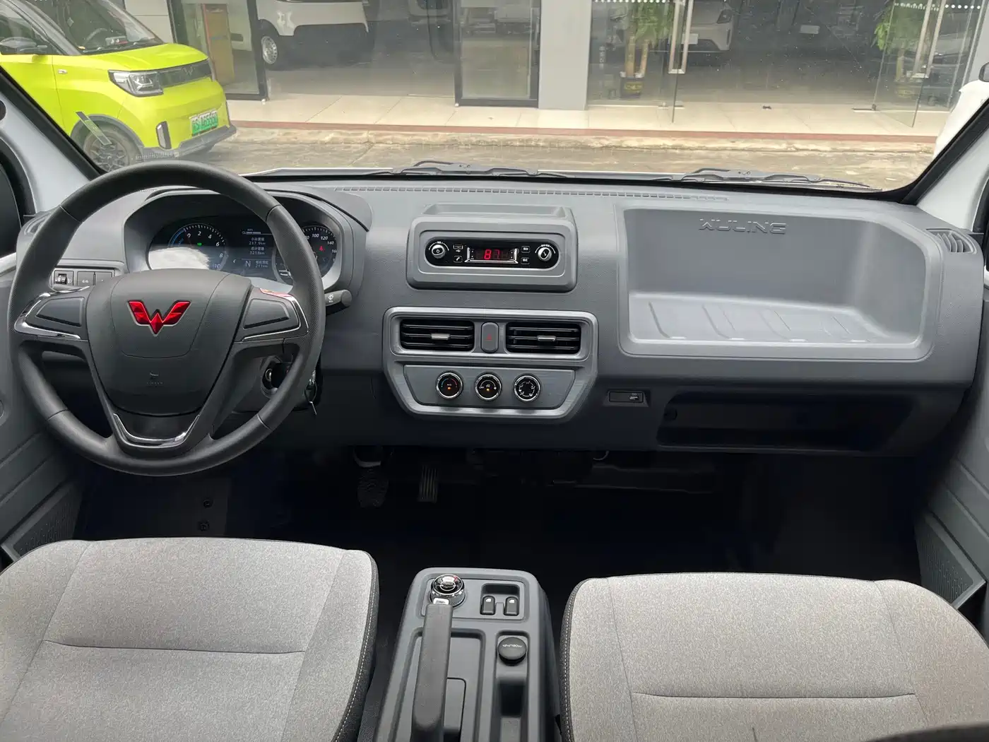 Wuling Motors Wuling Yangguang 2026 2026 Model 440km Passenger Van Comfort Version (6-Seater)
